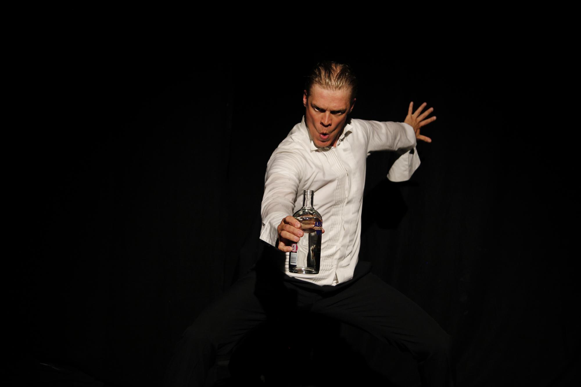 Teatterilaivan esiintyjät esittelyssä