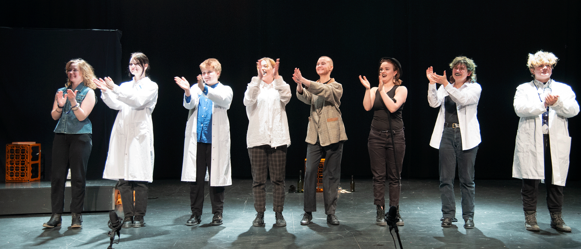 Teatterin harrastaminen lisää nuorten hyvinvointia